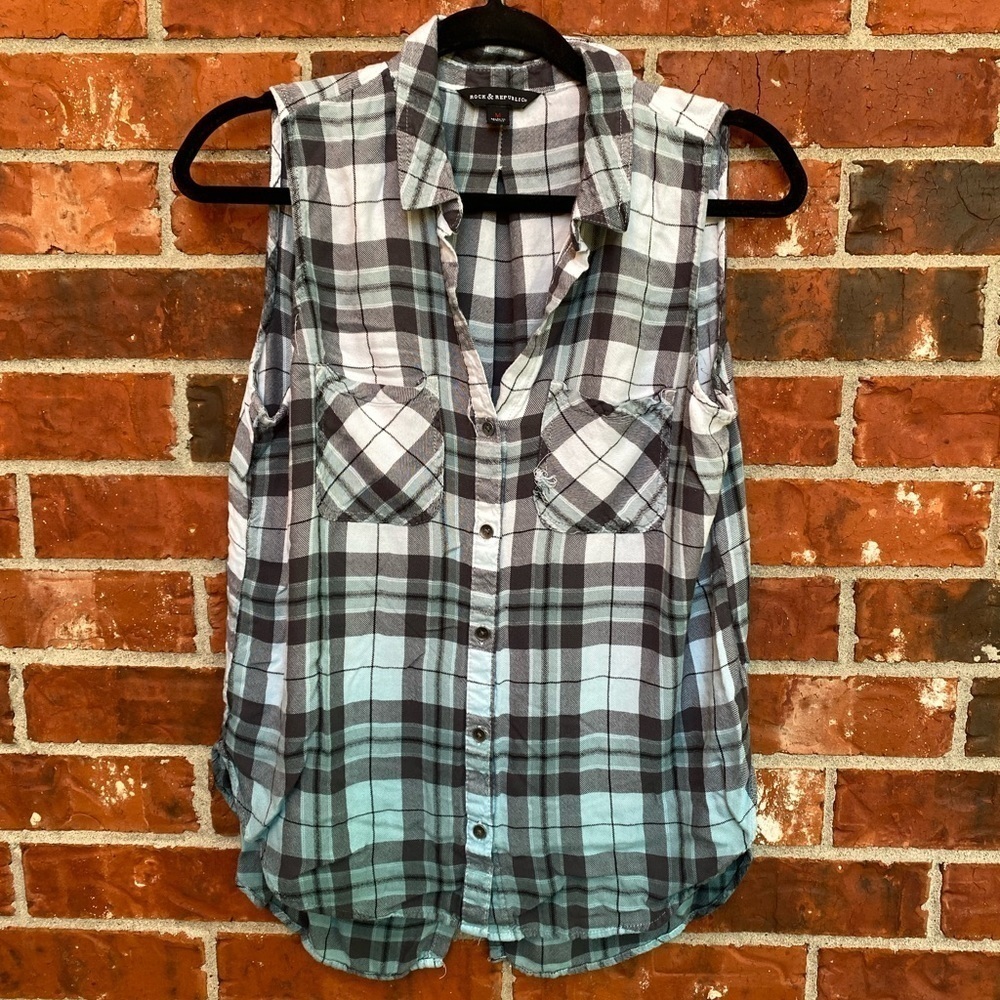 Rock & Republic Medium Plaid Dip Dye Split Black Button Down Sleeveless Top